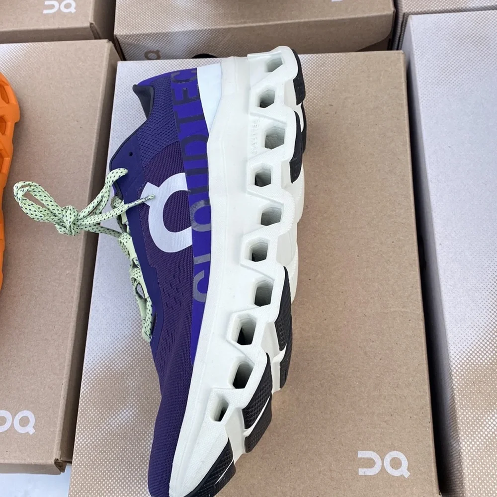 On running men cloudmonster shoes - Picture 2 of 6